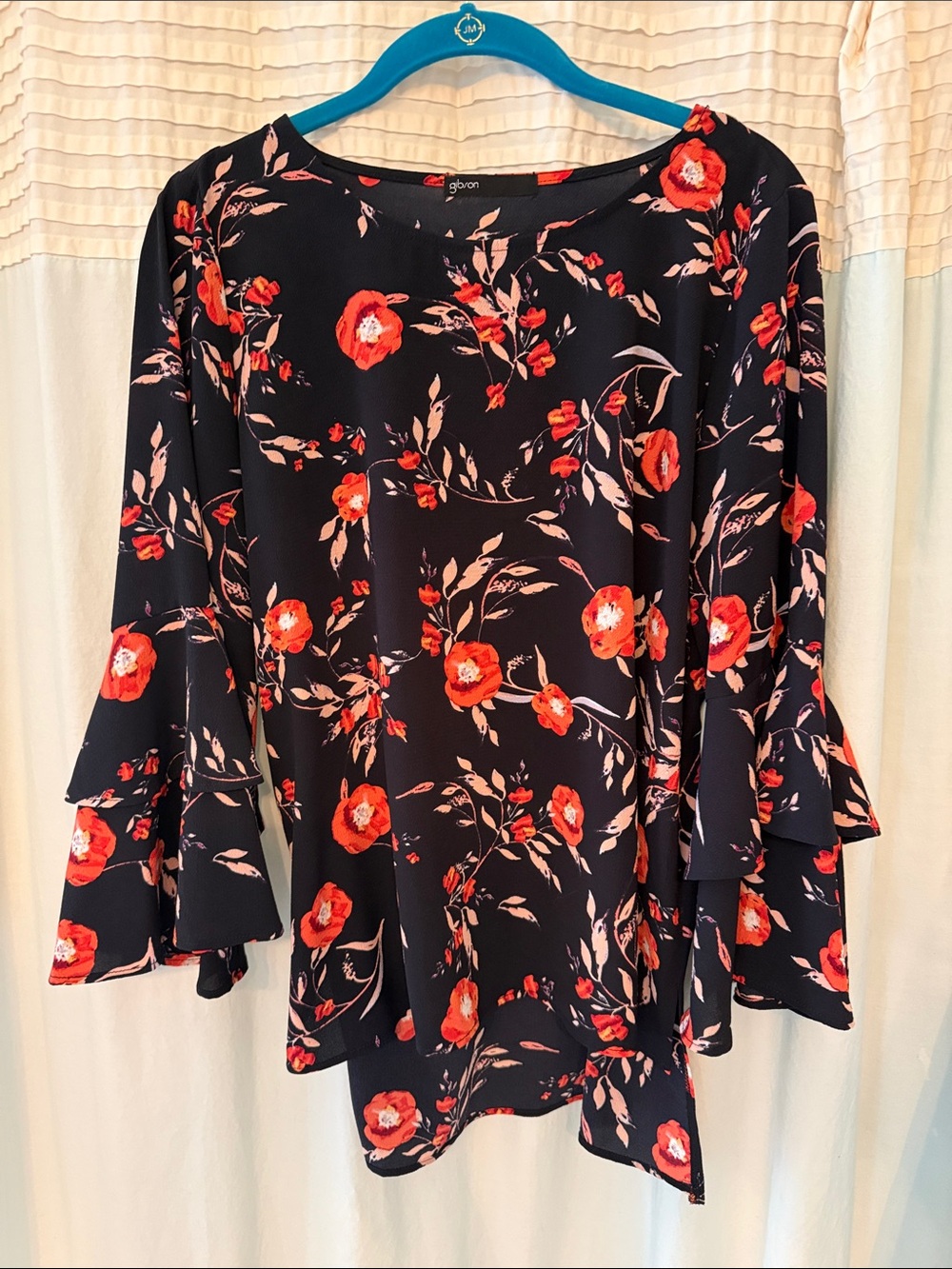 Gibson (M) Black Tunic with Red/ Orange/Pink Floral Print and Ruffle Sleeves